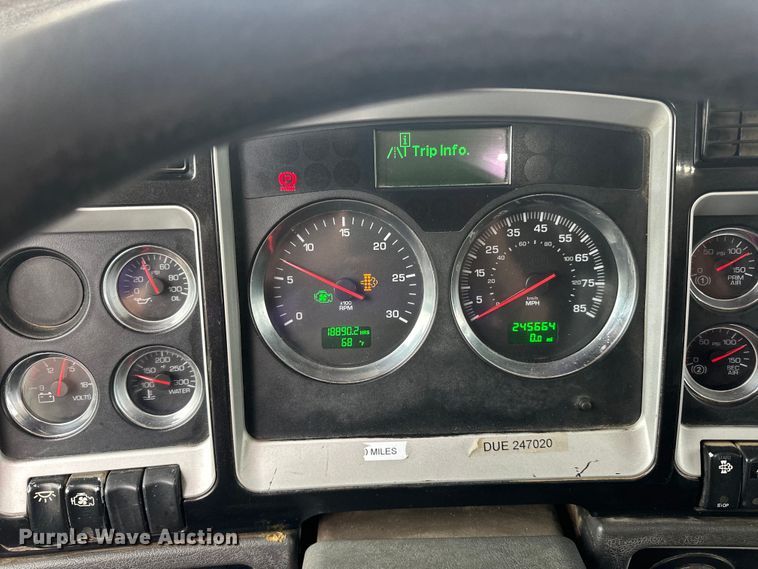 image for item LR9401 2012 Kenworth  T800 hydrovac truck