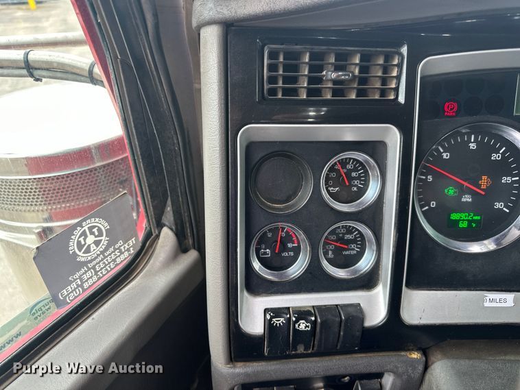 image for item LR9401 2012 Kenworth  T800 hydrovac truck