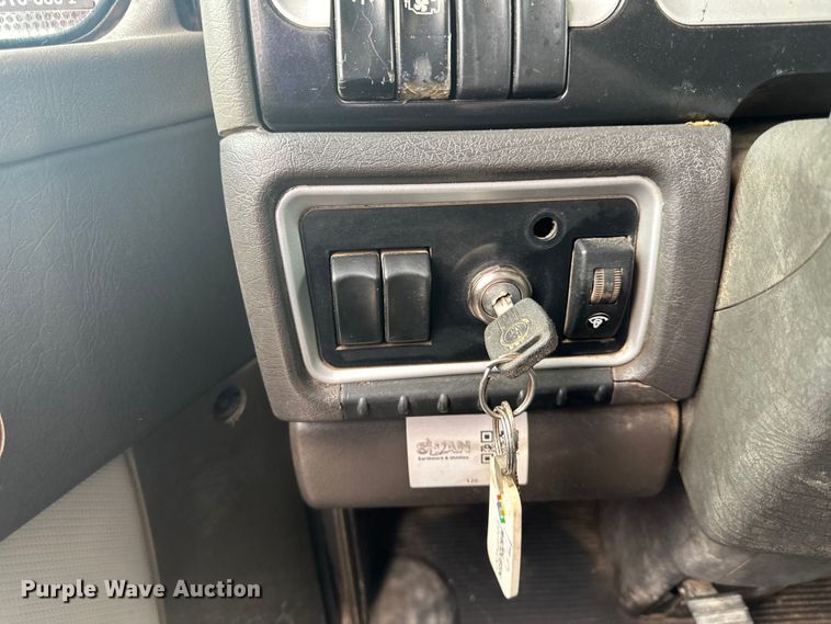 image for item LR9401 2012 Kenworth  T800 hydrovac truck