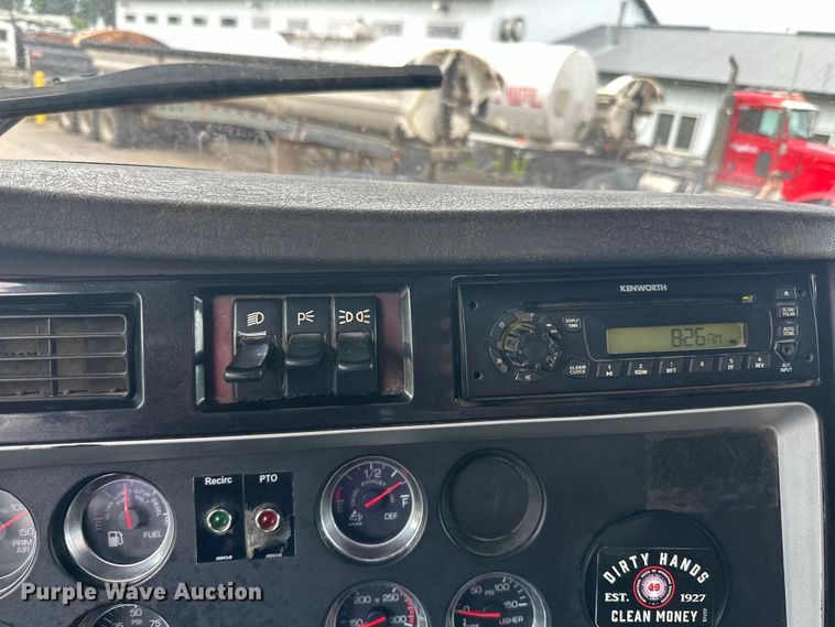 image for item LR9401 2012 Kenworth  T800 hydrovac truck