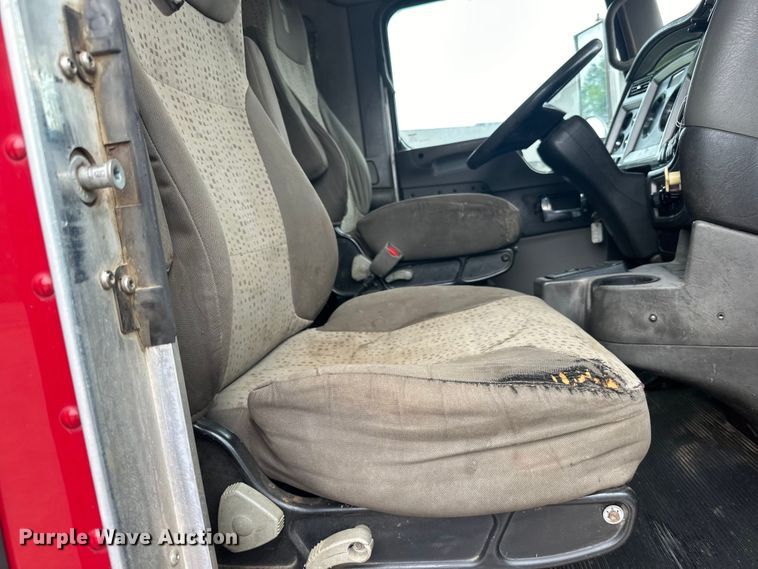 image for item LR9401 2012 Kenworth  T800 hydrovac truck