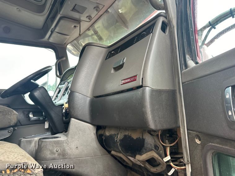 image for item LR9401 2012 Kenworth  T800 hydrovac truck