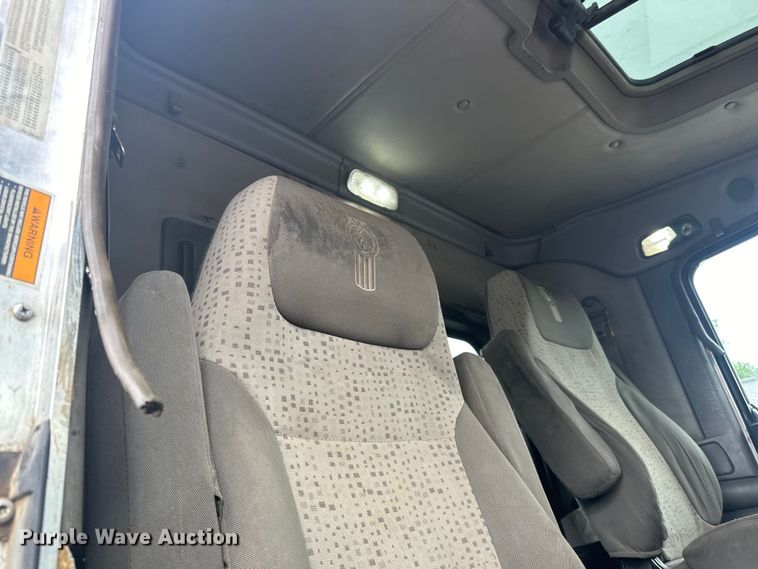 image for item LR9401 2012 Kenworth  T800 hydrovac truck