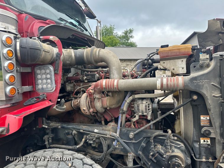 image for item LR9401 2012 Kenworth  T800 hydrovac truck