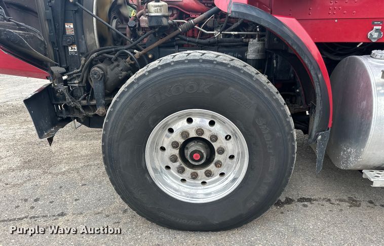 image for item LR9401 2012 Kenworth  T800 hydrovac truck