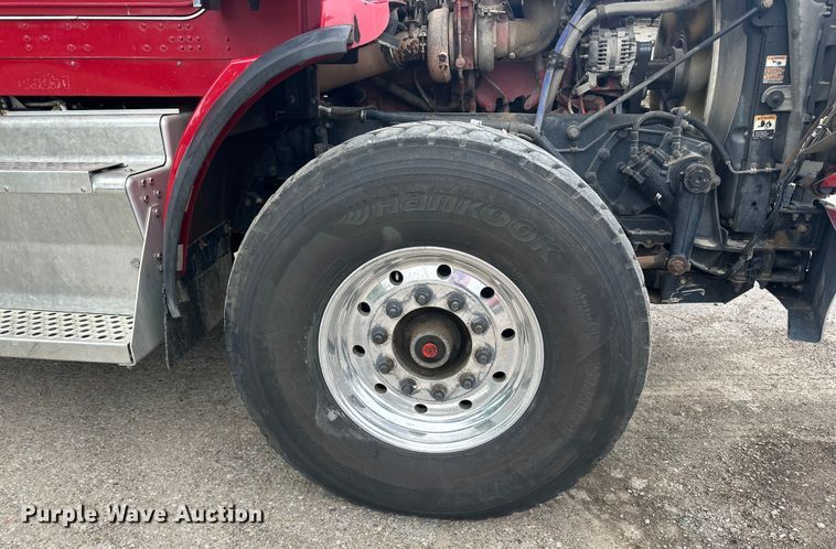 image for item LR9401 2012 Kenworth  T800 hydrovac truck