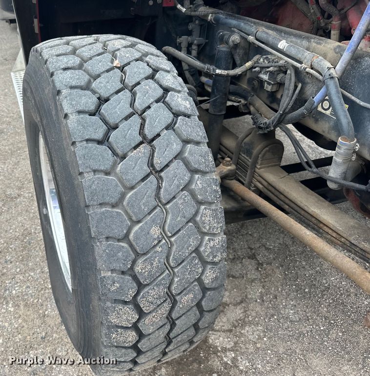 image for item LR9401 2012 Kenworth  T800 hydrovac truck