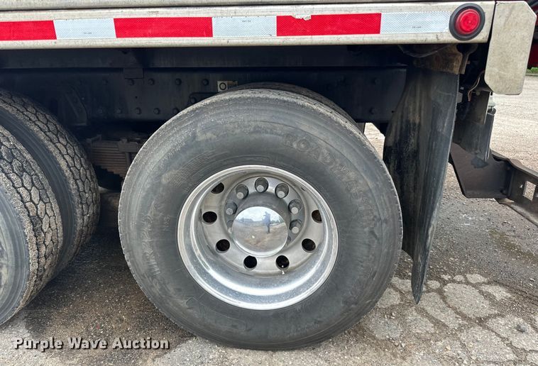 image for item LR9401 2012 Kenworth  T800 hydrovac truck