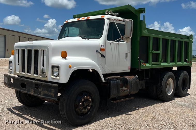 image for item LV9024 1995 International  2554 dump truck