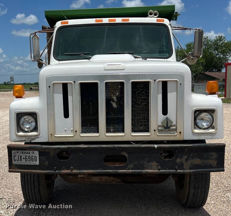 image for item LV9024 1995 International  2554 dump truck