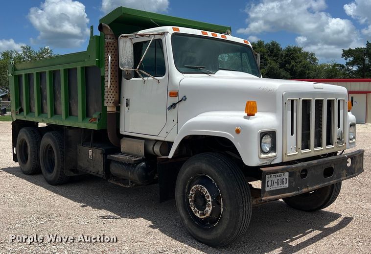 image for item LV9024 1995 International  2554 dump truck