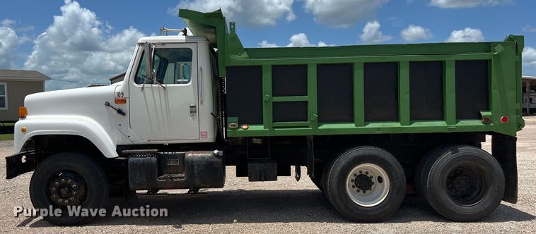 image for item LV9024 1995 International  2554 dump truck