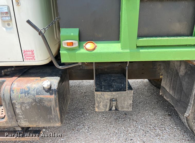 image for item LV9024 1995 International  2554 dump truck