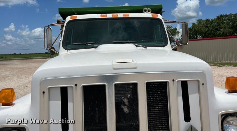 image for item LV9024 1995 International  2554 dump truck