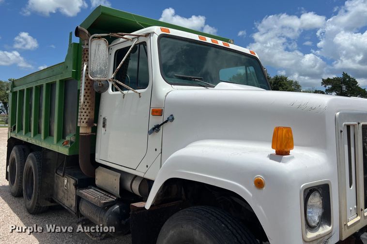 image for item LV9024 1995 International  2554 dump truck