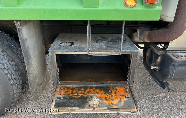 image for item LV9024 1995 International  2554 dump truck