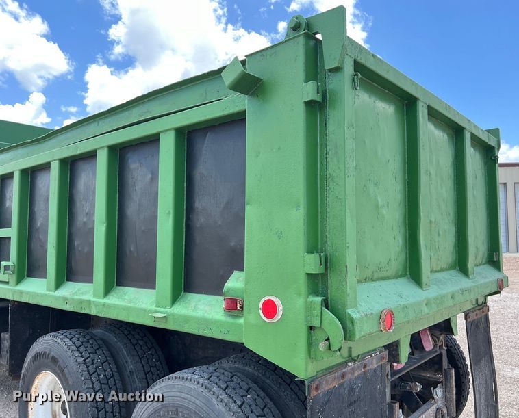 image for item LV9024 1995 International  2554 dump truck