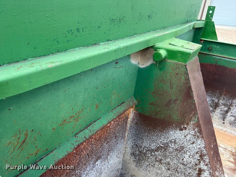 image for item LV9024 1995 International  2554 dump truck