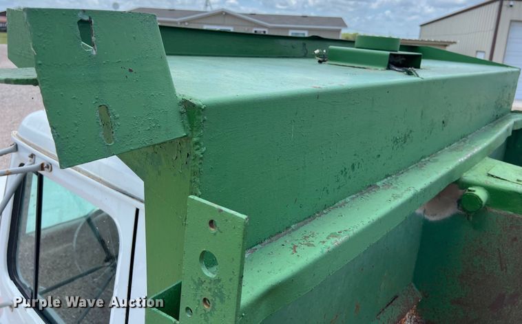 image for item LV9024 1995 International  2554 dump truck