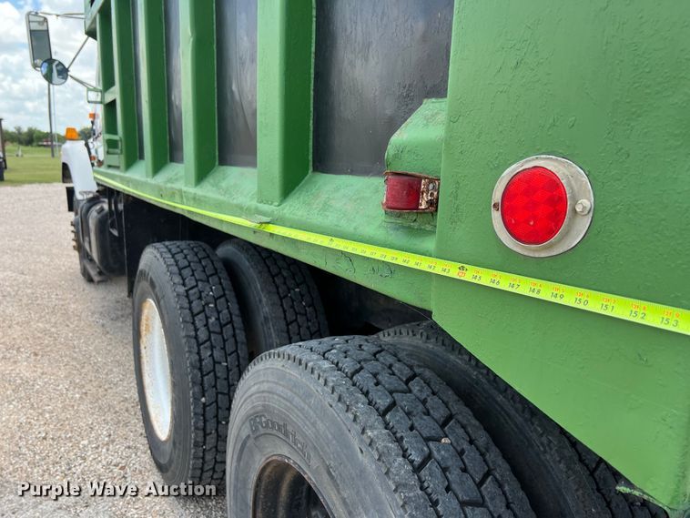 image for item LV9024 1995 International  2554 dump truck