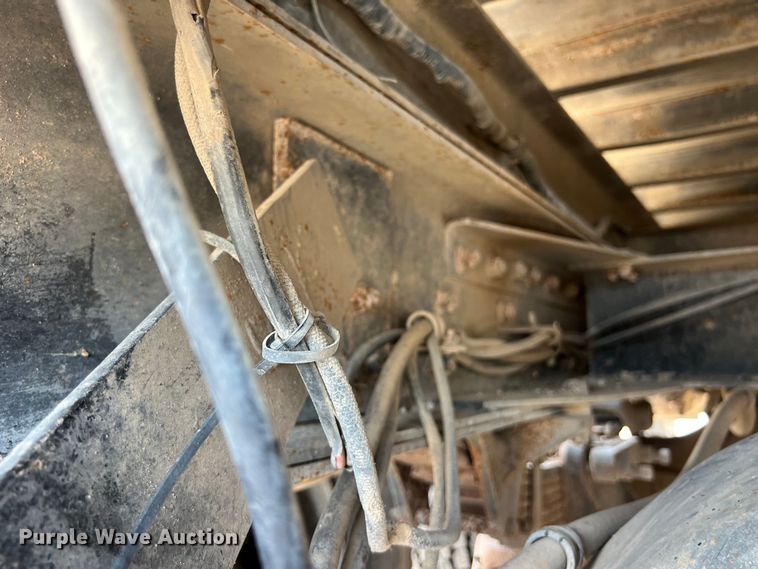 image for item LV9024 1995 International  2554 dump truck