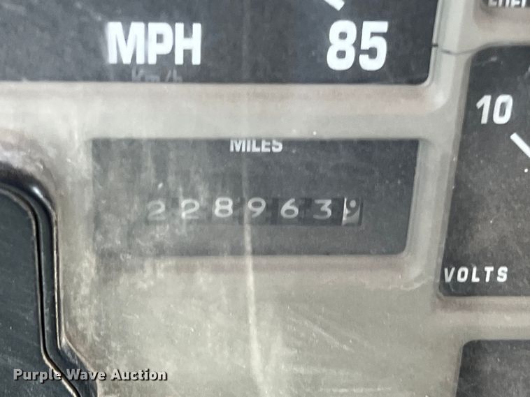 image for item LV9024 1995 International  2554 dump truck