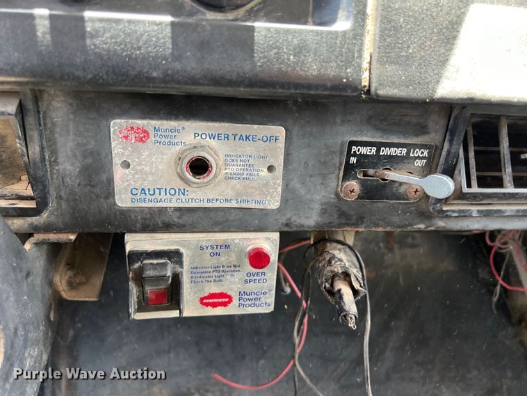 image for item LV9024 1995 International  2554 dump truck