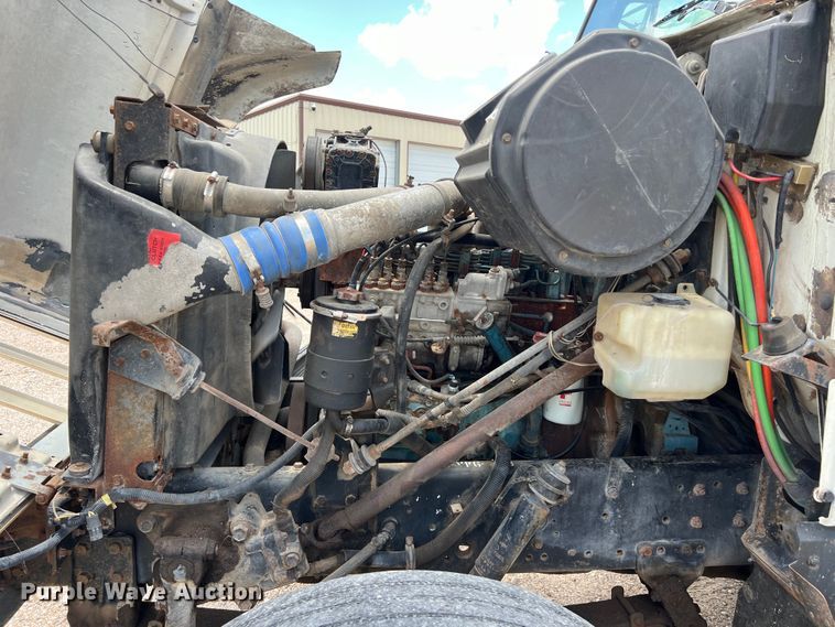 image for item LV9024 1995 International  2554 dump truck