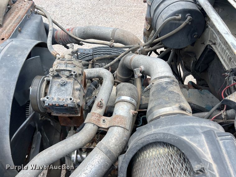 image for item LV9024 1995 International  2554 dump truck