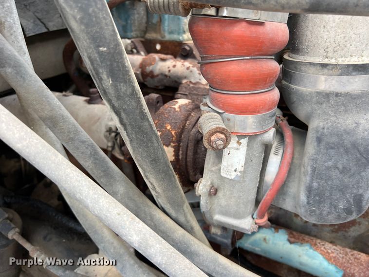 image for item LV9024 1995 International  2554 dump truck