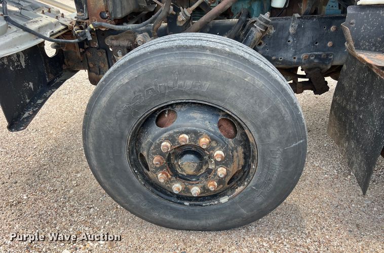 image for item LV9024 1995 International  2554 dump truck