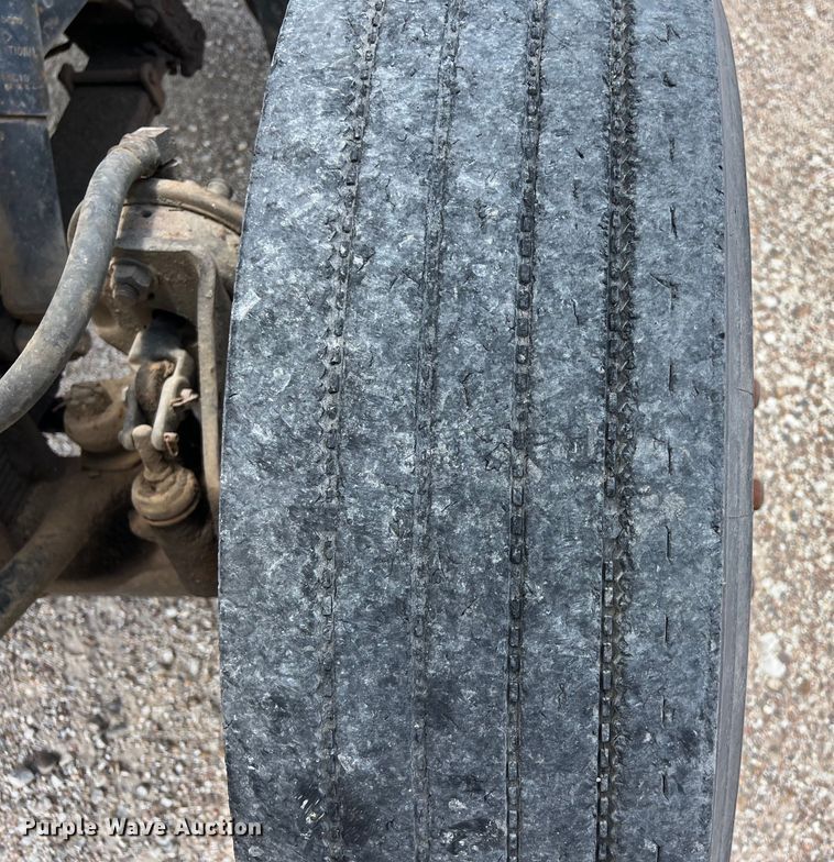 image for item LV9024 1995 International  2554 dump truck