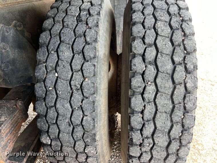 image for item LV9024 1995 International  2554 dump truck