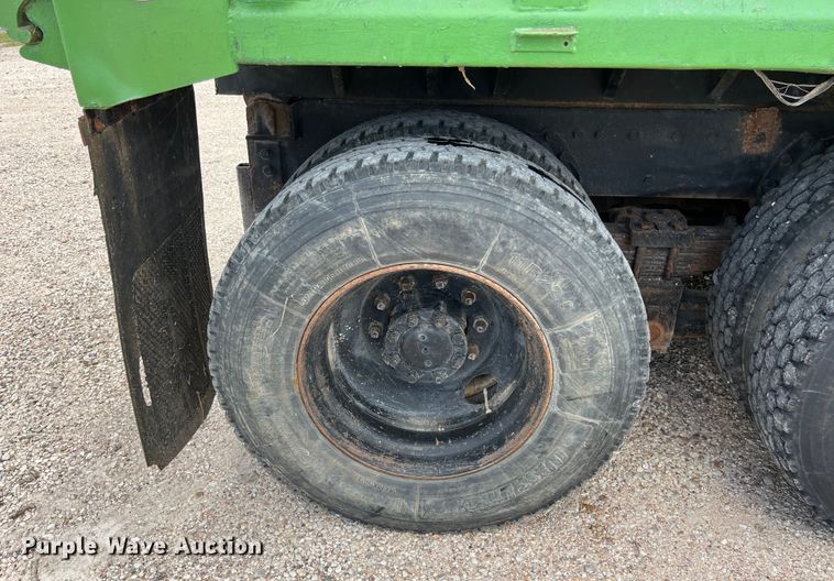 image for item LV9024 1995 International  2554 dump truck