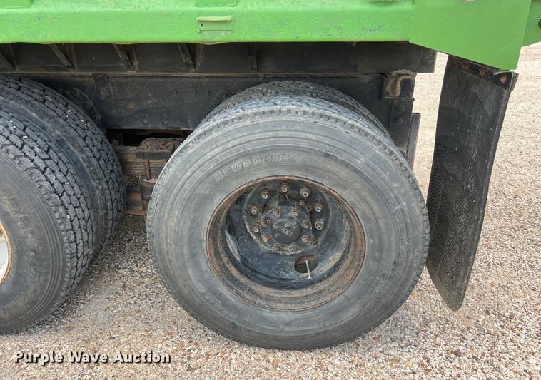 image for item LV9024 1995 International  2554 dump truck