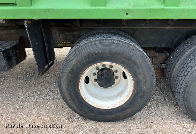 image for item LV9024 1995 International  2554 dump truck