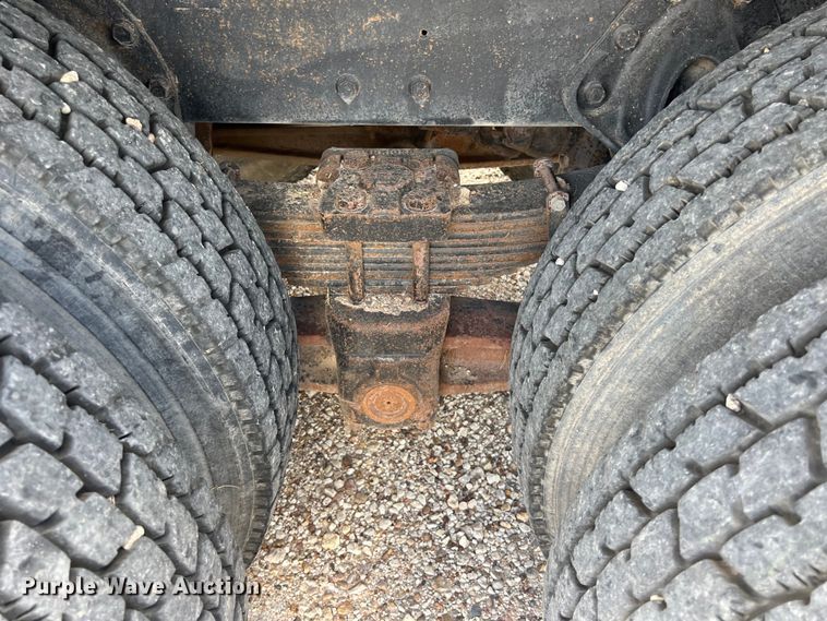 image for item LV9024 1995 International  2554 dump truck