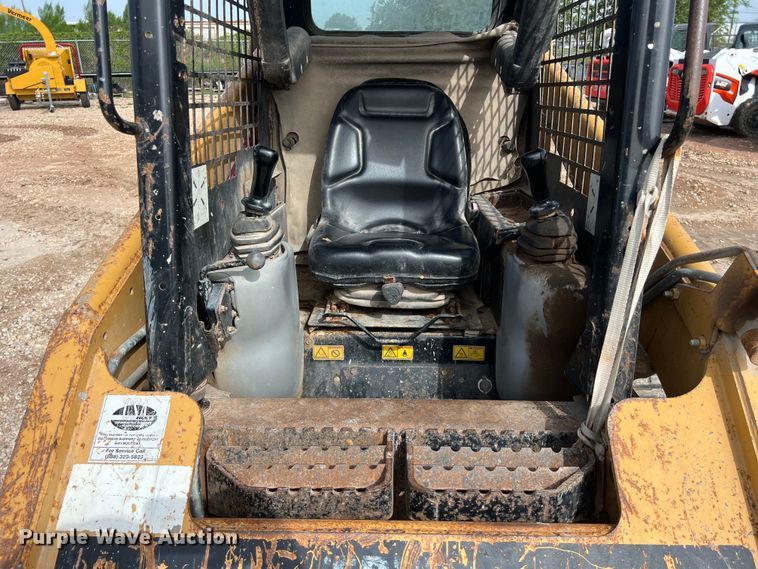 image for item LV9029 2006 Caterpillar 247B tracked skid steer loader