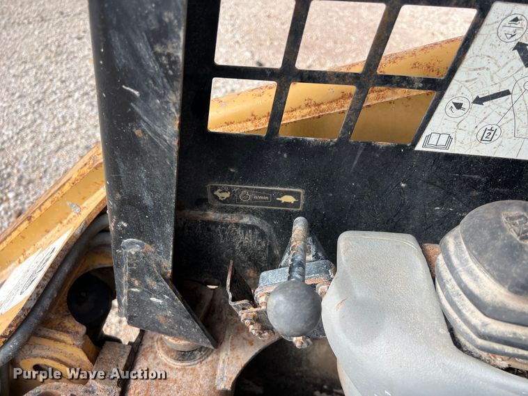 image for item LV9029 2006 Caterpillar 247B tracked skid steer loader