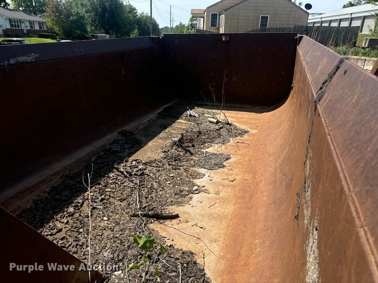 image for item MJ9481 1987 Peterbilt 379 dump truck