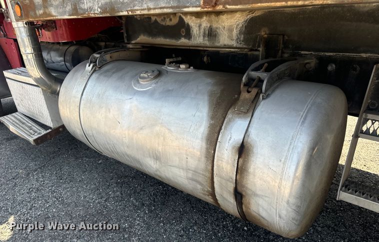 image for item MJ9481 1987 Peterbilt 379 dump truck