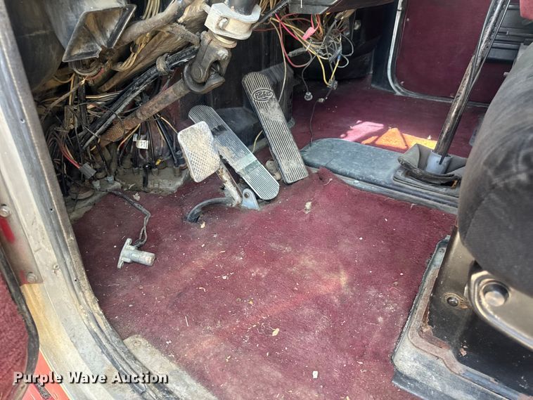 image for item MJ9481 1987 Peterbilt 379 dump truck