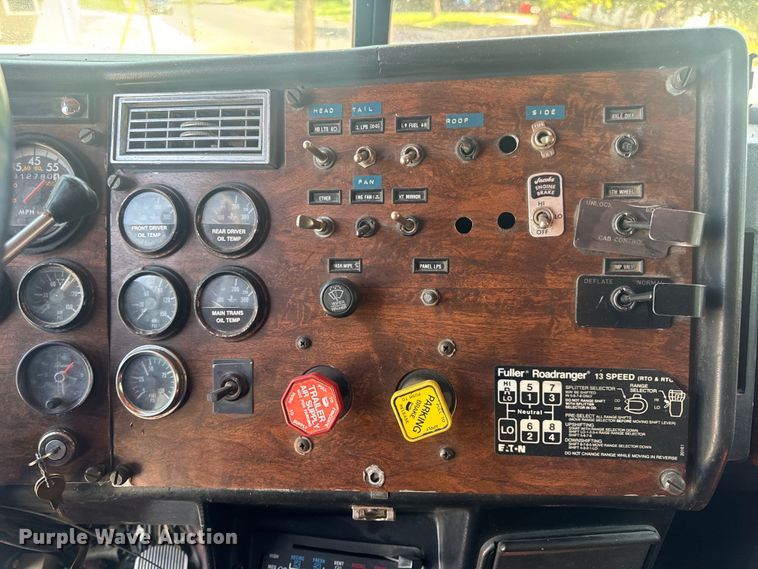 image for item MJ9481 1987 Peterbilt 379 dump truck