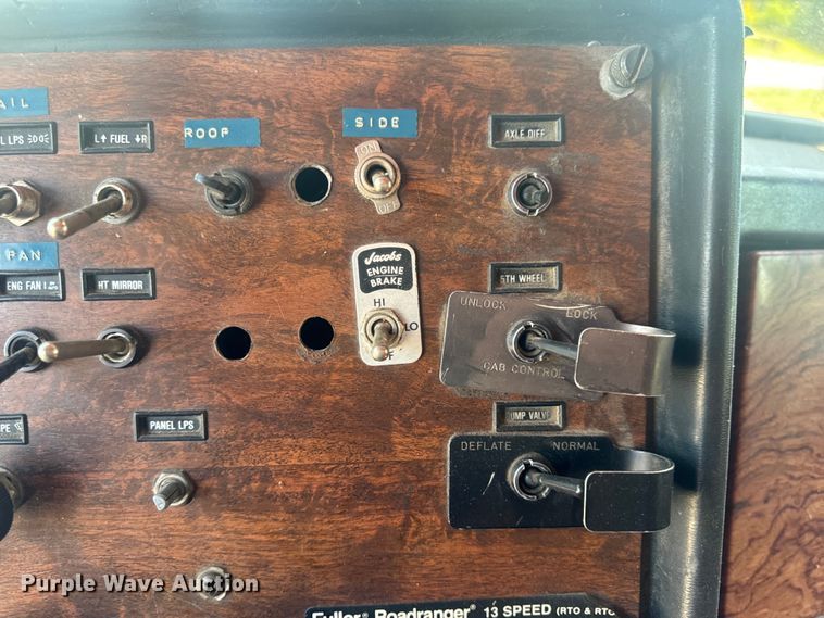 image for item MJ9481 1987 Peterbilt 379 dump truck