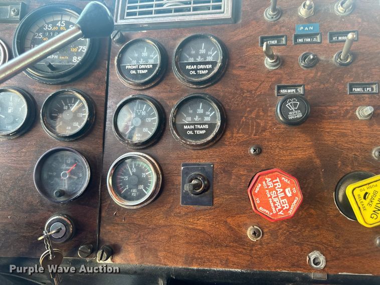 image for item MJ9481 1987 Peterbilt 379 dump truck