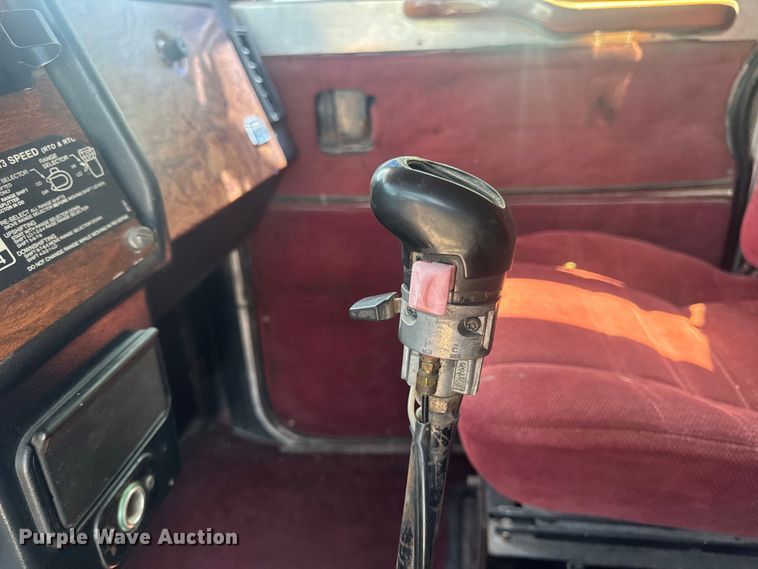 image for item MJ9481 1987 Peterbilt 379 dump truck