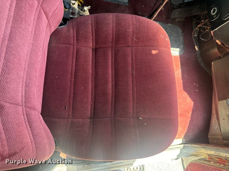 image for item MJ9481 1987 Peterbilt 379 dump truck