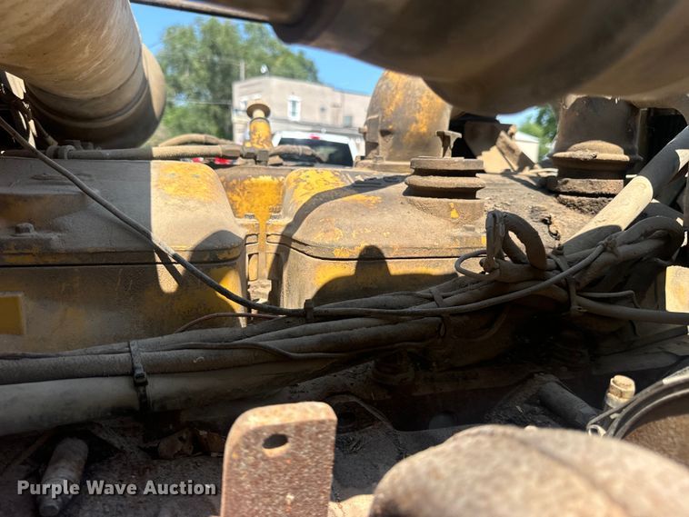 image for item MJ9481 1987 Peterbilt 379 dump truck