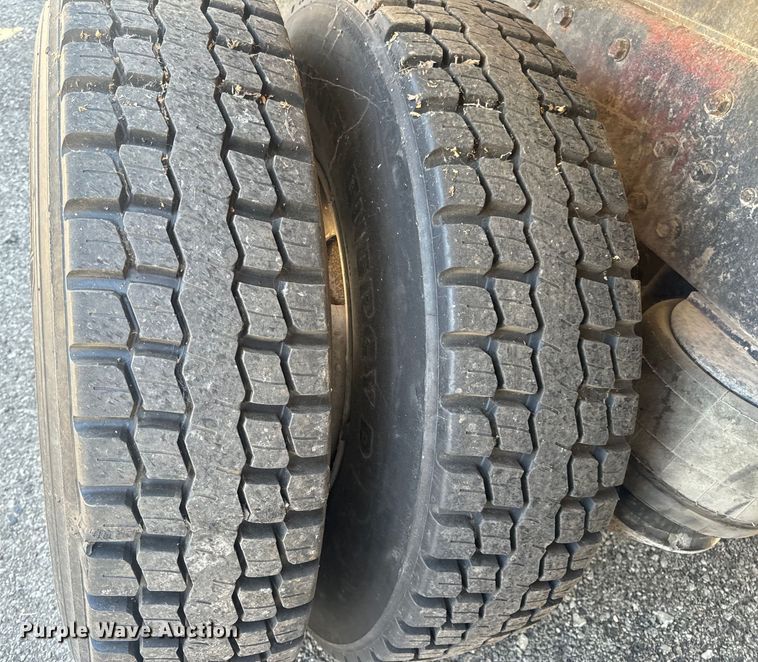 image for item MJ9481 1987 Peterbilt 379 dump truck