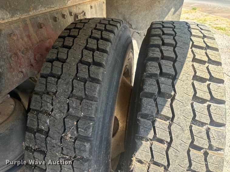 image for item MJ9481 1987 Peterbilt 379 dump truck